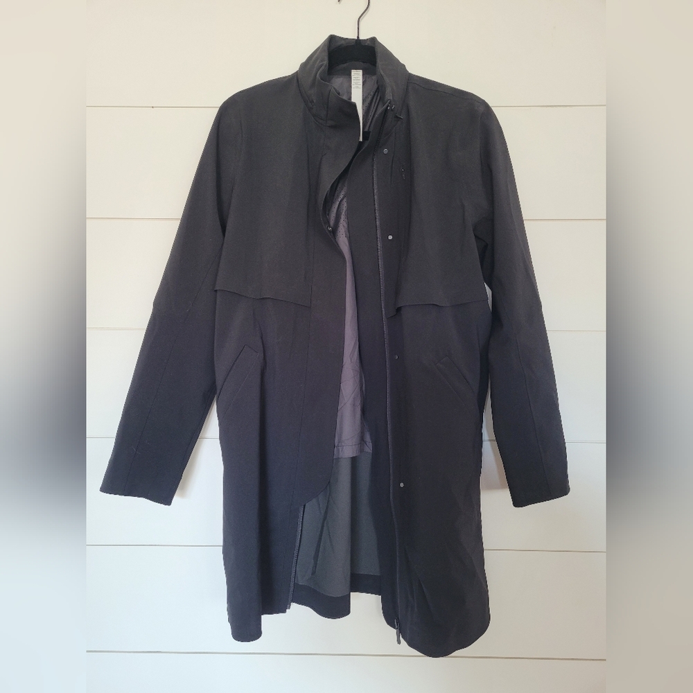 Lululemon City Stroll Coat, Black, Size 6